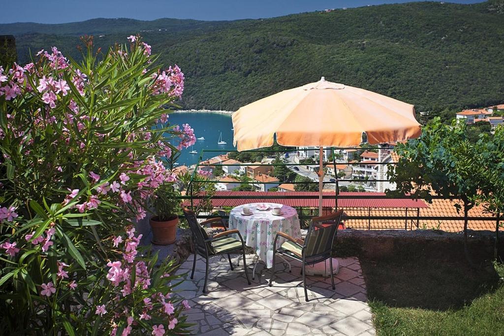 Apartments With A Parking Space Rabac, Labin - 7622 Екстер'єр фото