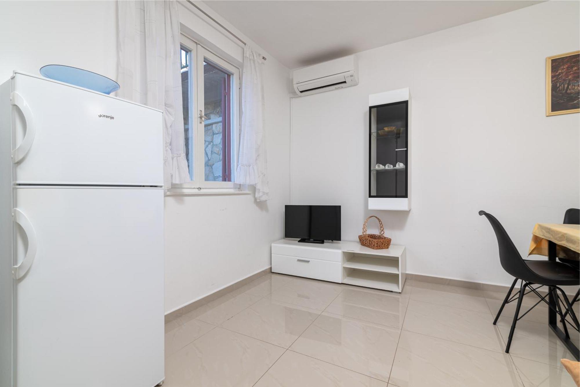 Apartments With A Parking Space Rabac, Labin - 7622 Номер фото